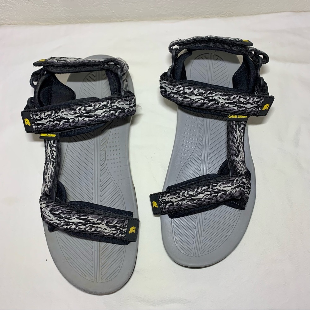 Camel crown sandal, 10
